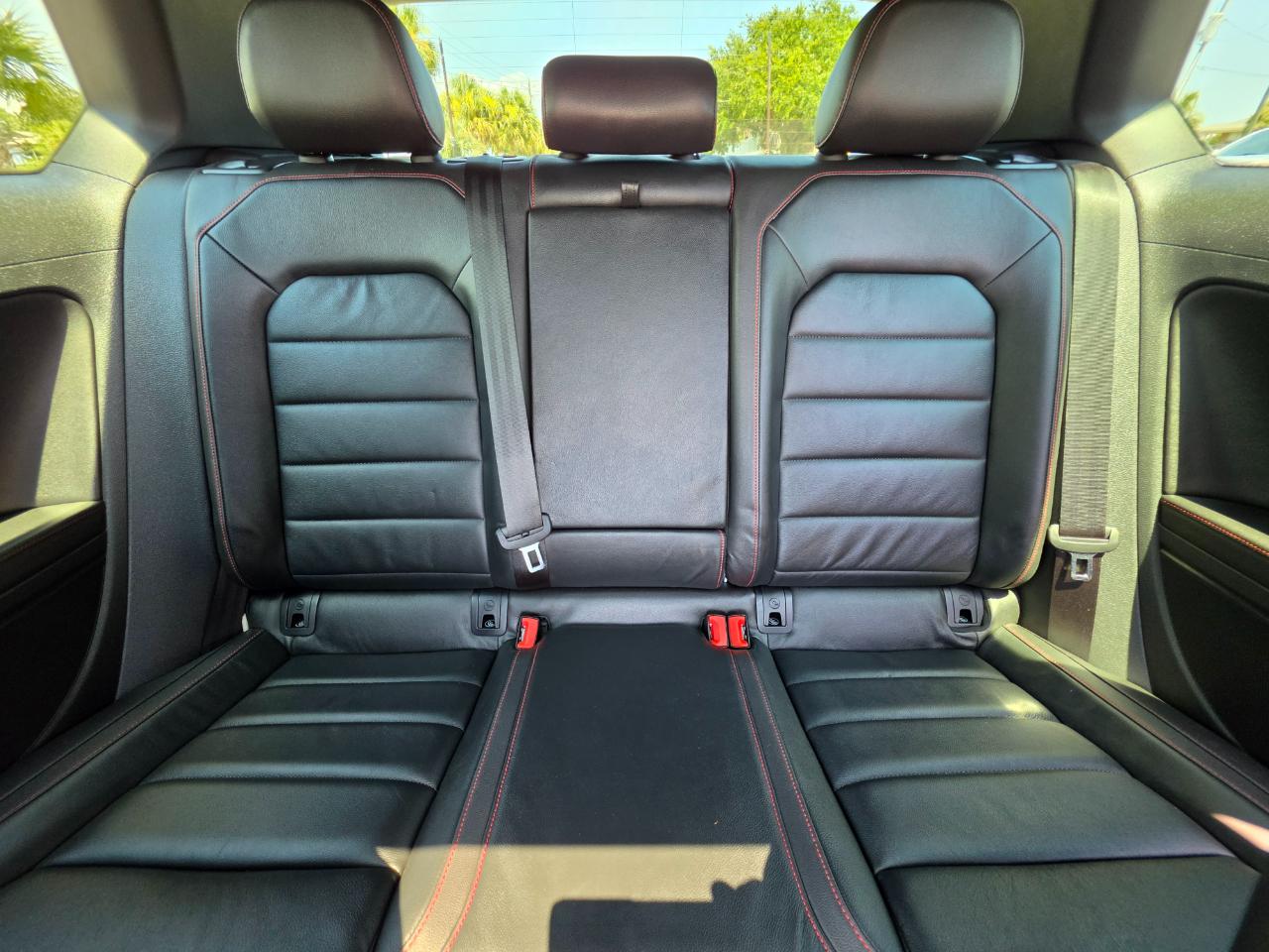 Volkswagen Golf GTI 2dr HB DSG S w/Performance Pkg 2015