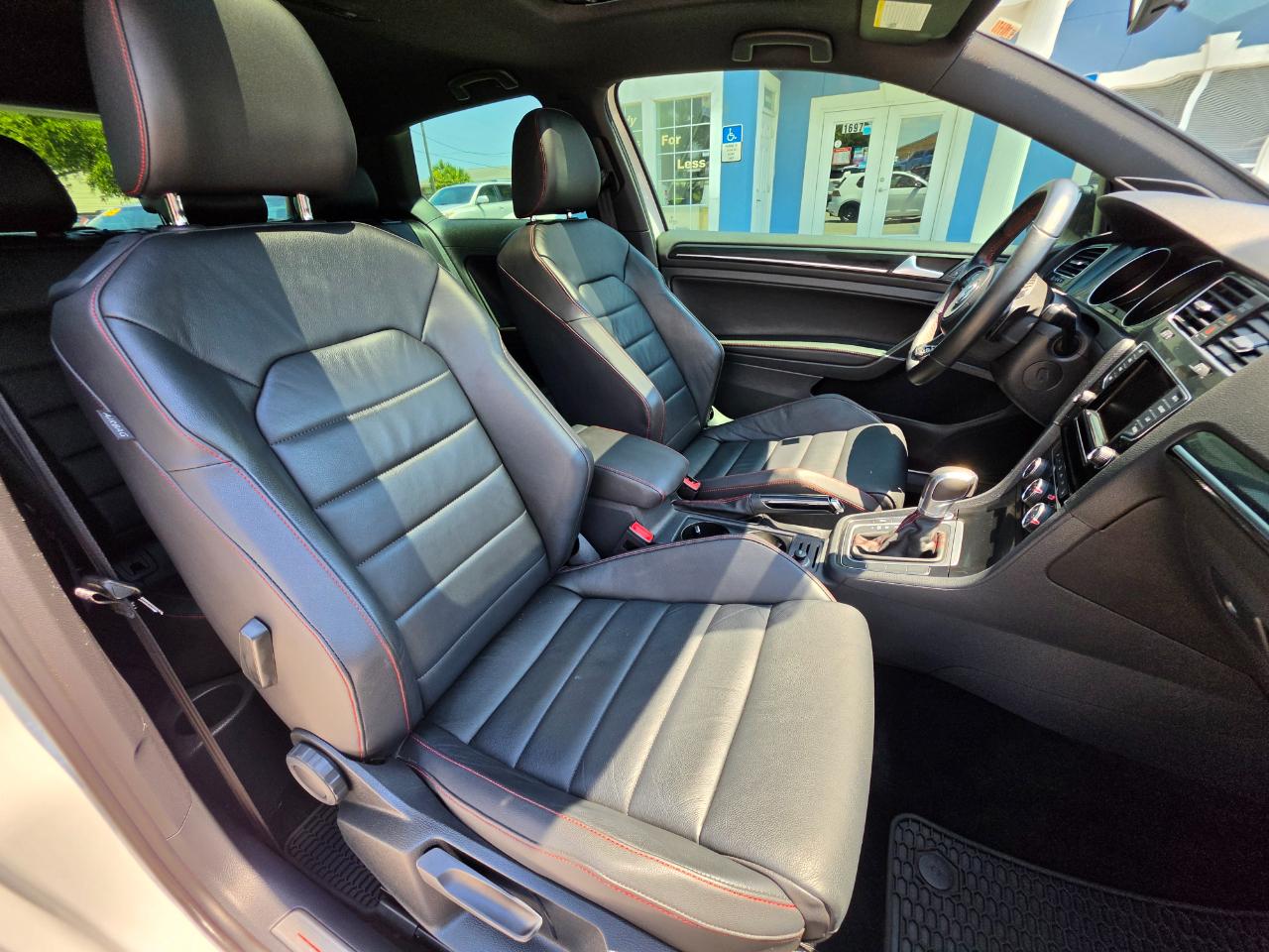 Volkswagen Golf GTI 2dr HB DSG S w/Performance Pkg 2015