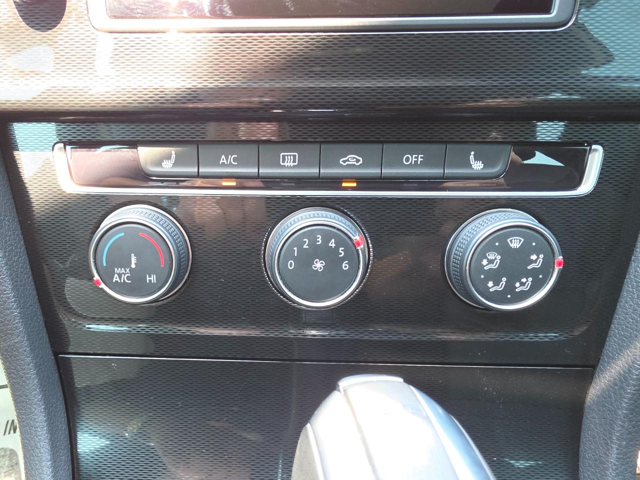 Volkswagen Golf GTI 2dr HB DSG S w/Performance Pkg 2015