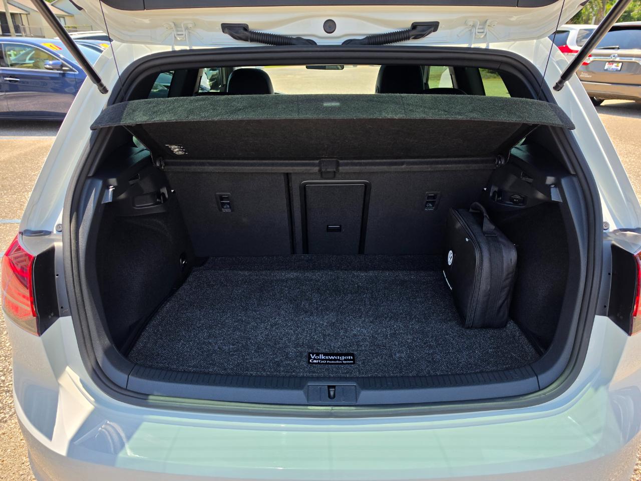 Volkswagen Golf GTI 2dr HB DSG S w/Performance Pkg 2015