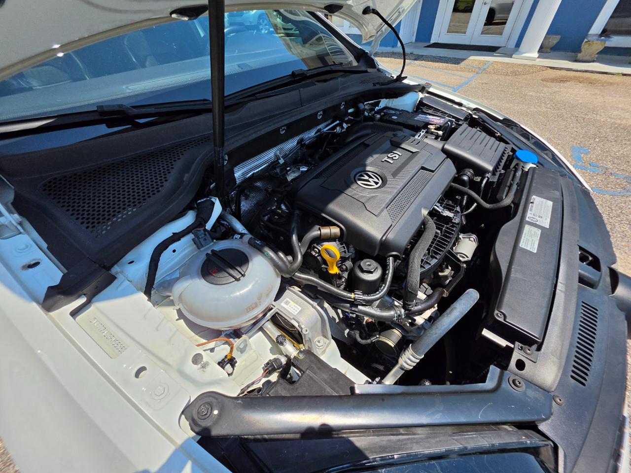 Volkswagen Golf GTI 2dr HB DSG S w/Performance Pkg 2015