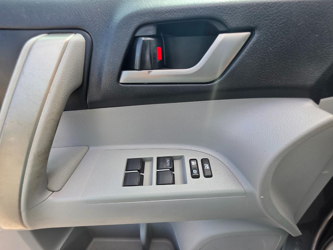 Toyota Highlander  2013