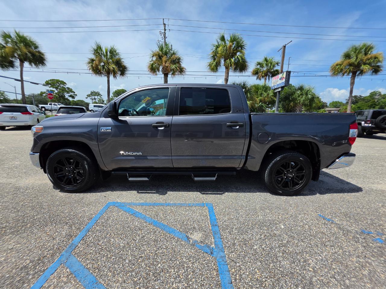 Toyota Tundra 2WD SR5 CrewMax 5.5' Bed 5.7L (Natl) 2021