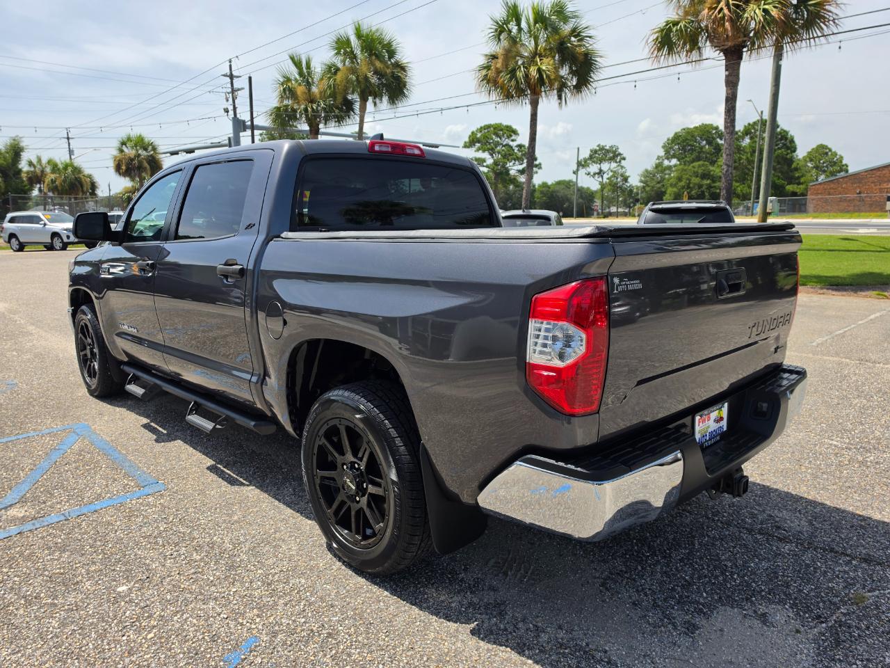 Toyota Tundra 2WD SR5 CrewMax 5.5' Bed 5.7L (Natl) 2021