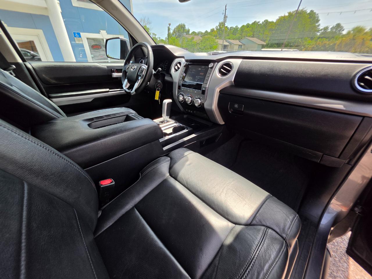 Toyota Tundra 2WD SR5 CrewMax 5.5' Bed 5.7L (Natl) 2021