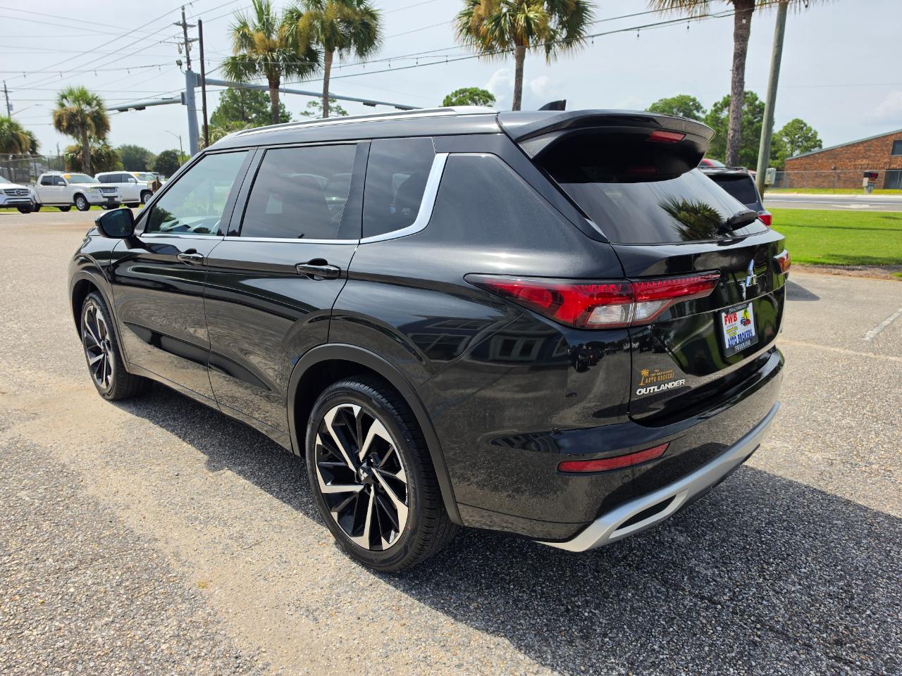 Mitsubishi Outlander  2022
