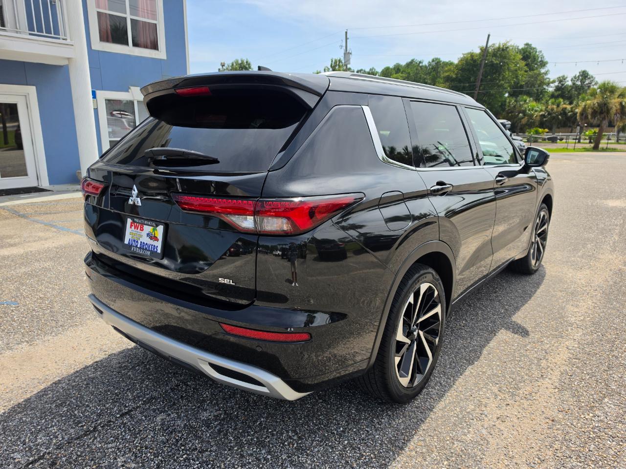 Mitsubishi Outlander  2022