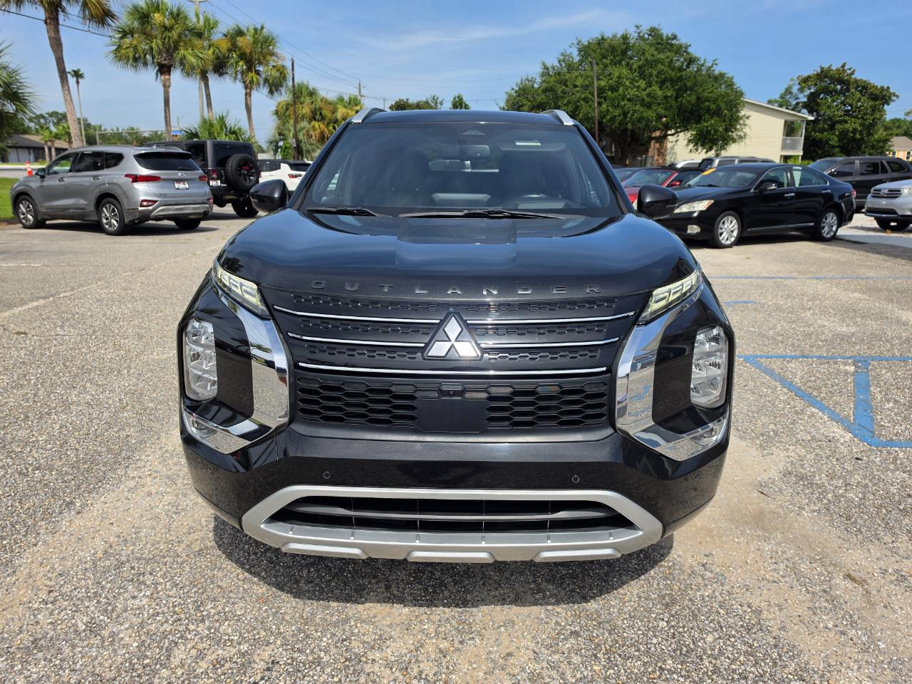 Mitsubishi Outlander  2022