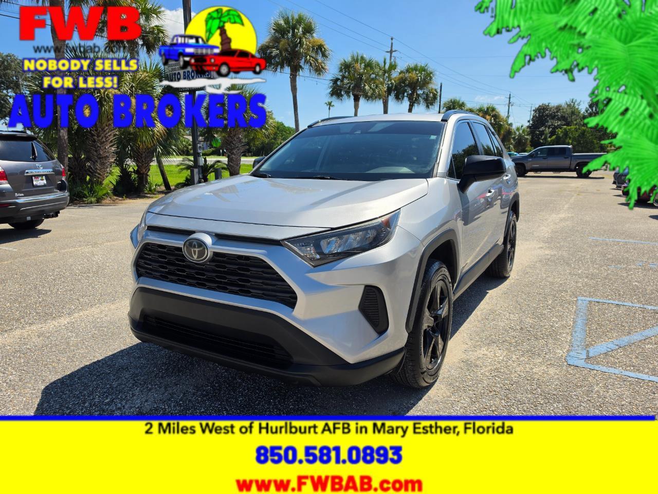 Toyota RAV4 LE FWD (Natl) 2020