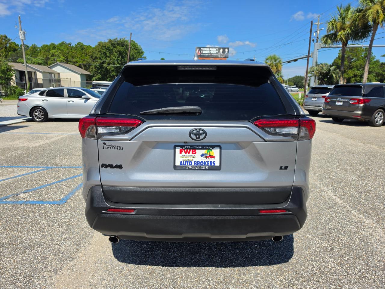 Toyota RAV4 LE FWD (Natl) 2020