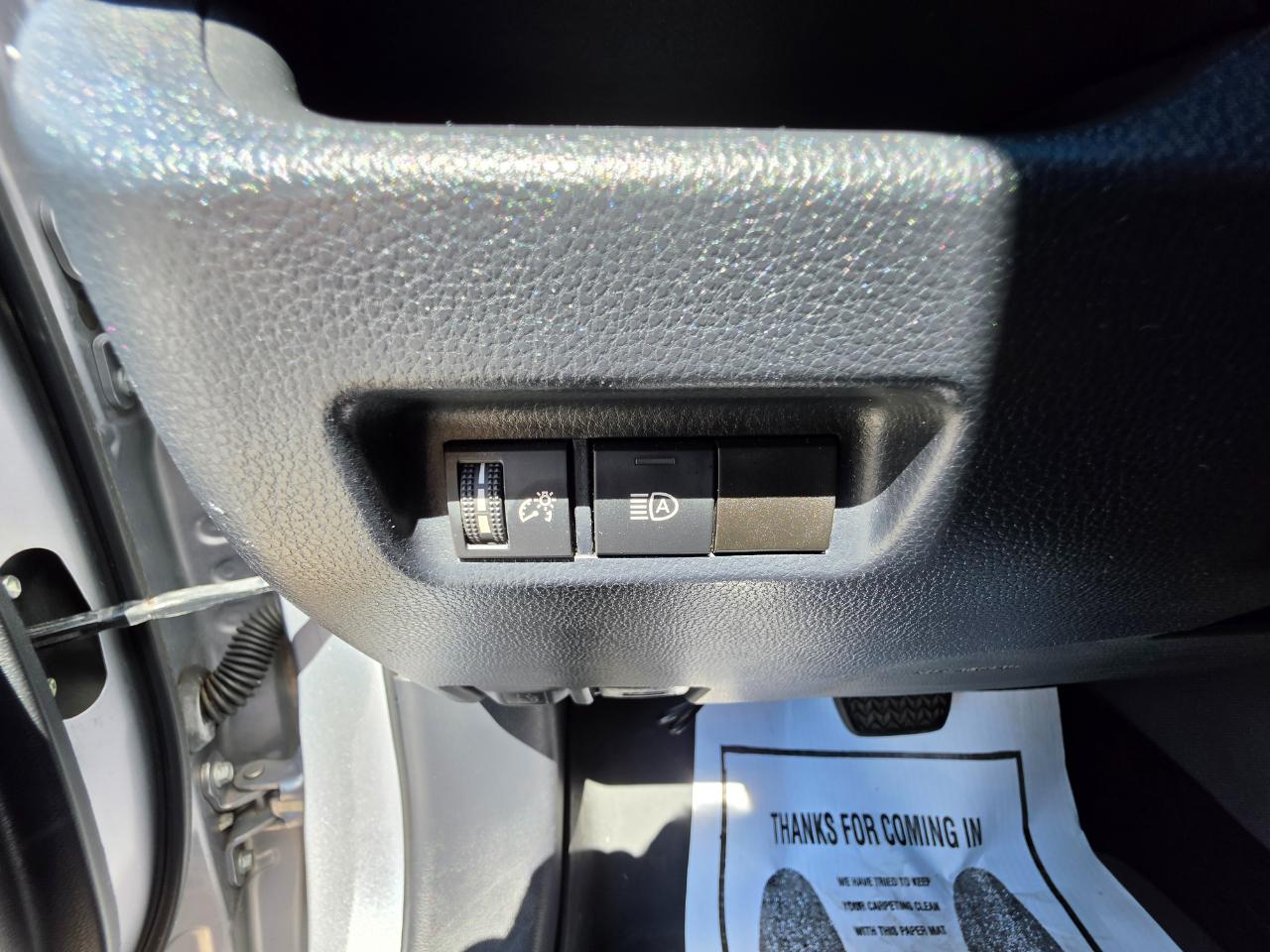 Toyota RAV4 LE FWD (Natl) 2020