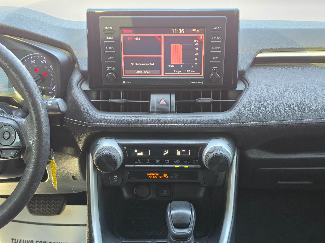 Toyota RAV4 LE FWD (Natl) 2020