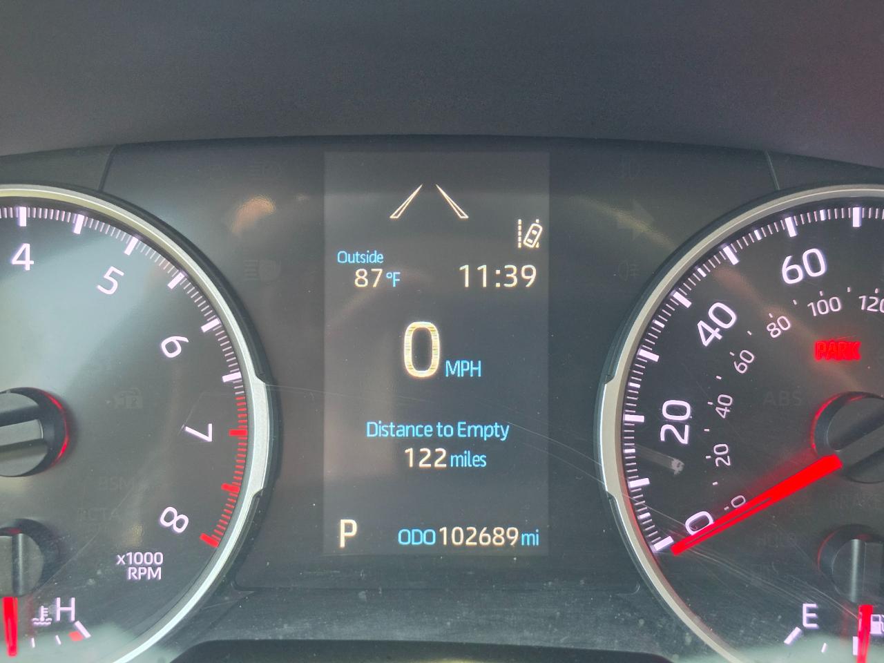 Toyota RAV4 LE FWD (Natl) 2020
