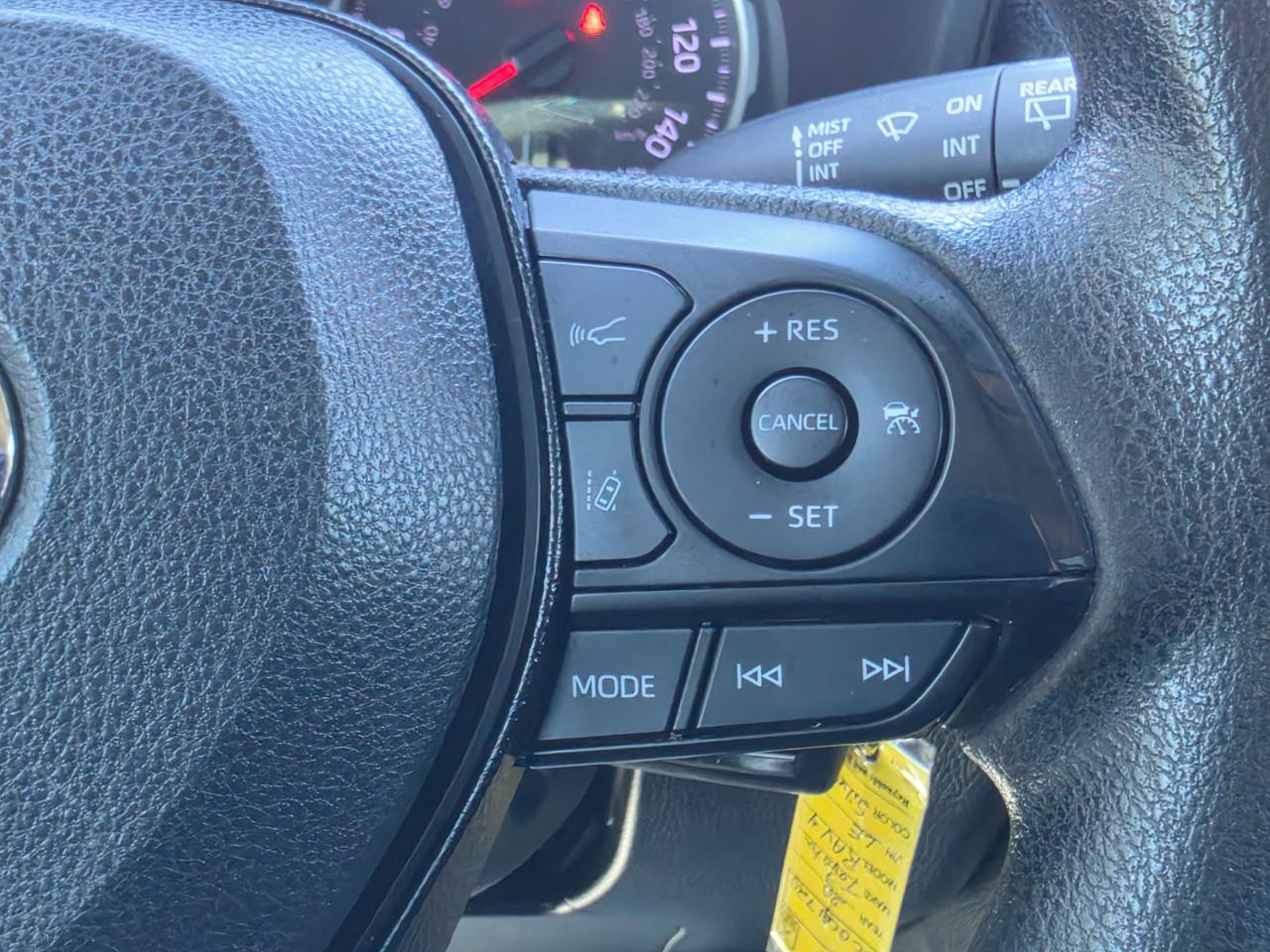 Toyota RAV4 LE FWD (Natl) 2020