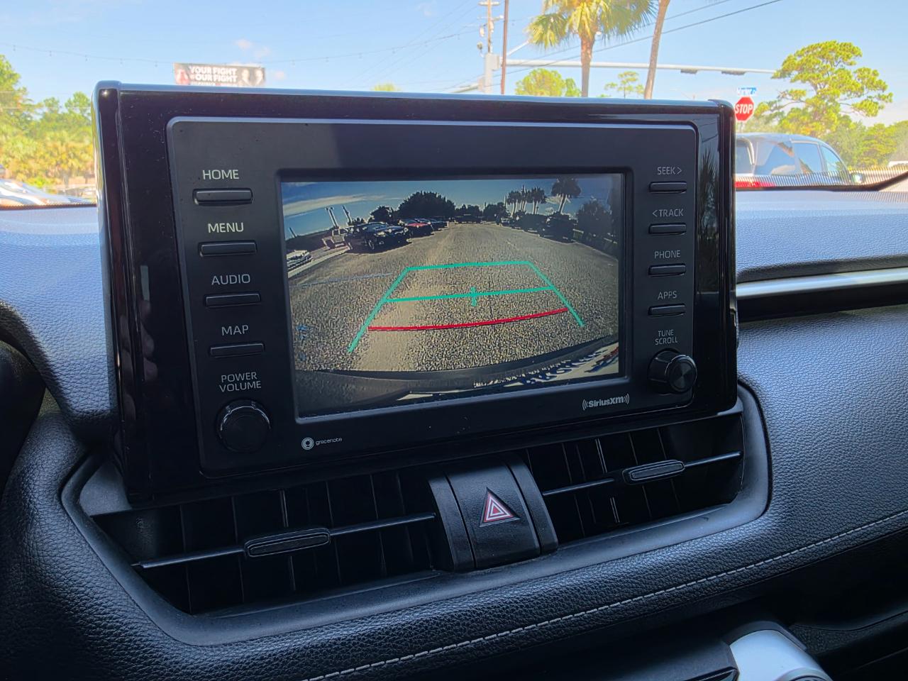 Toyota RAV4 LE FWD (Natl) 2020