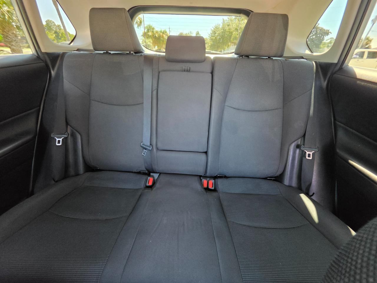 Toyota RAV4 LE FWD (Natl) 2020