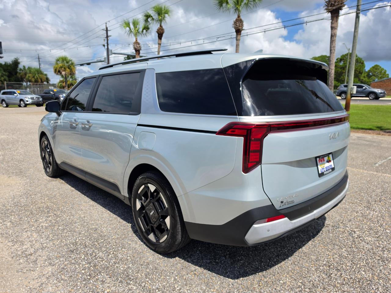Kia Carnival EX FWD 2025