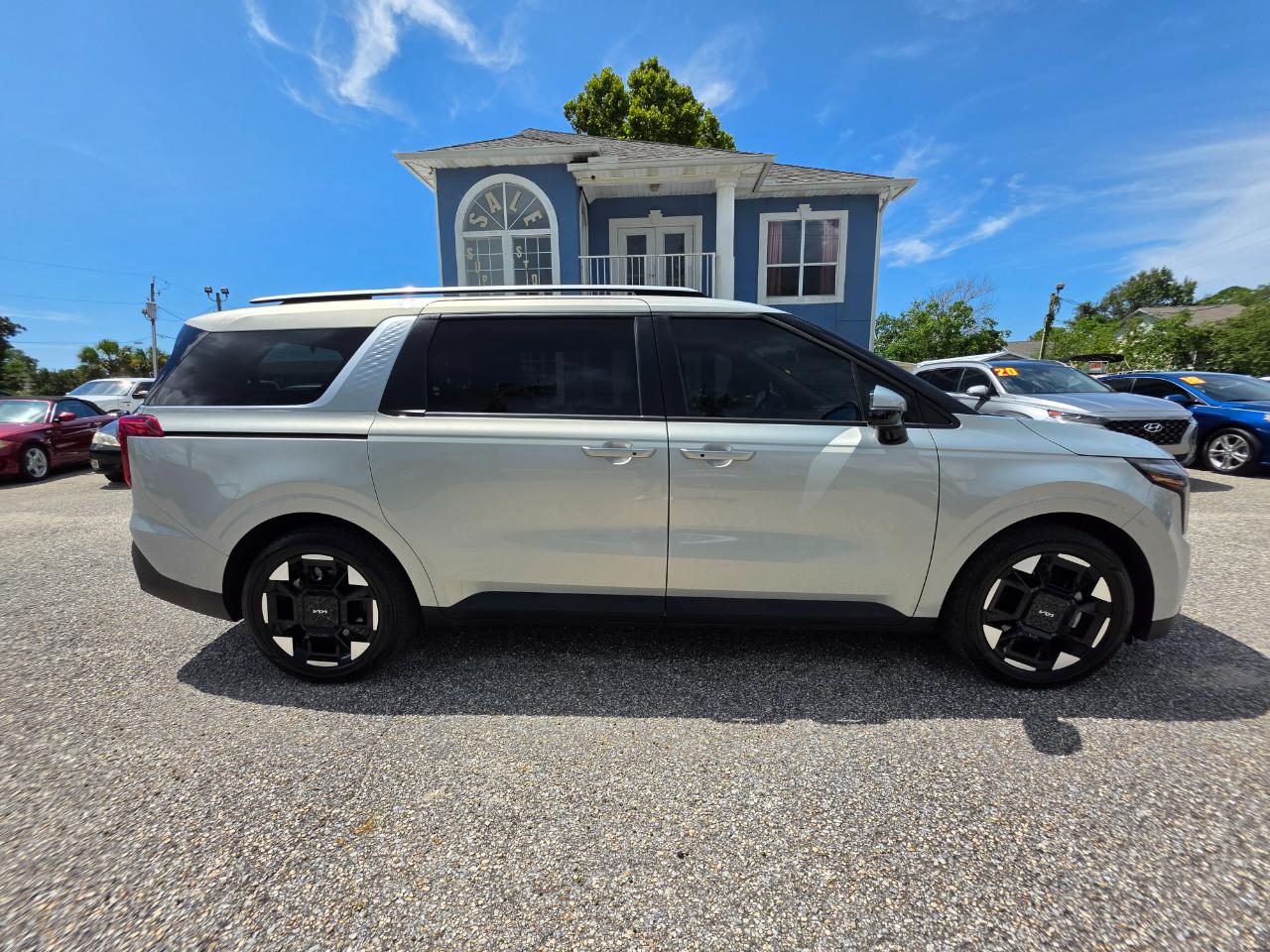 Kia Carnival EX FWD 2025