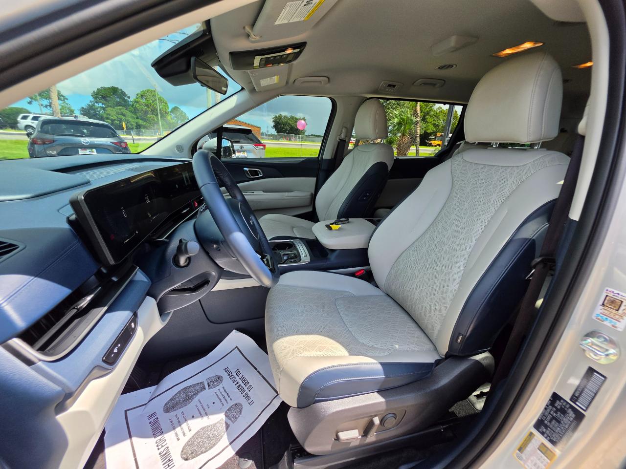 Kia Carnival EX FWD 2025