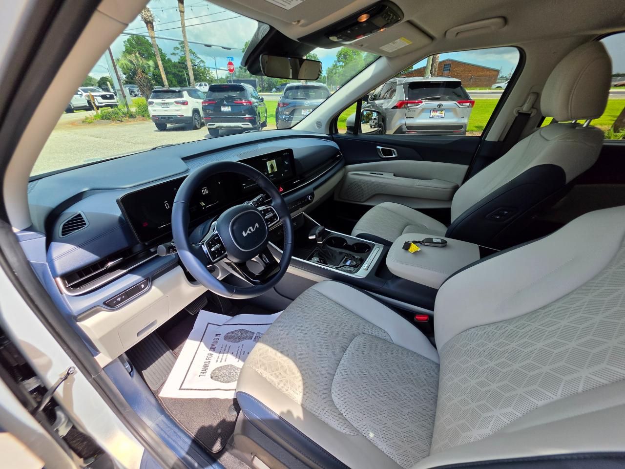 Kia Carnival EX FWD 2025