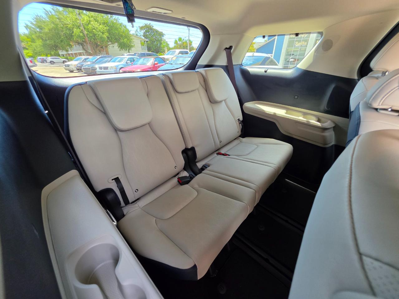 Kia Carnival EX FWD 2025