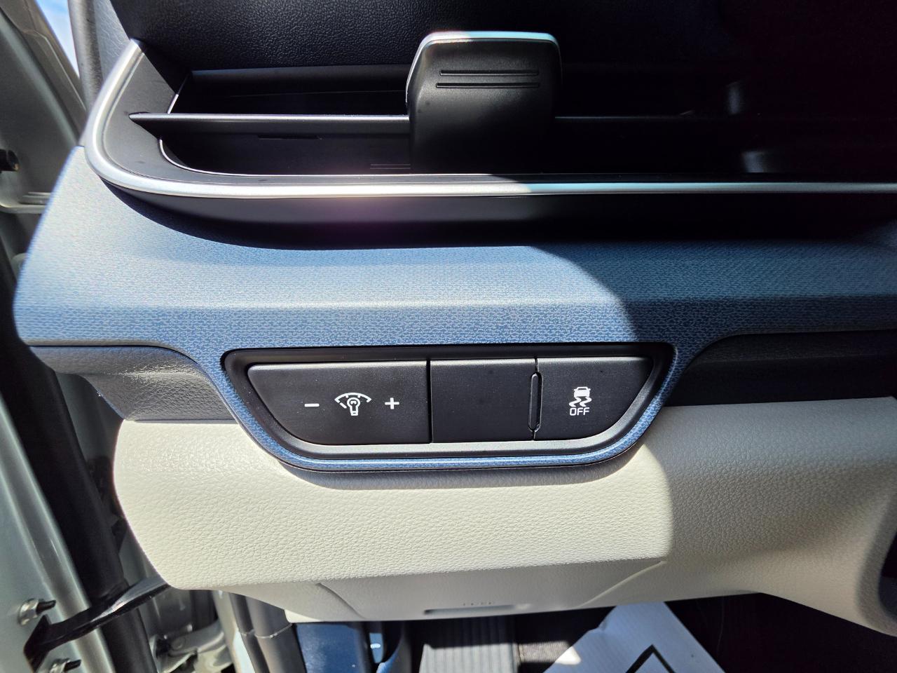 Kia Carnival EX FWD 2025