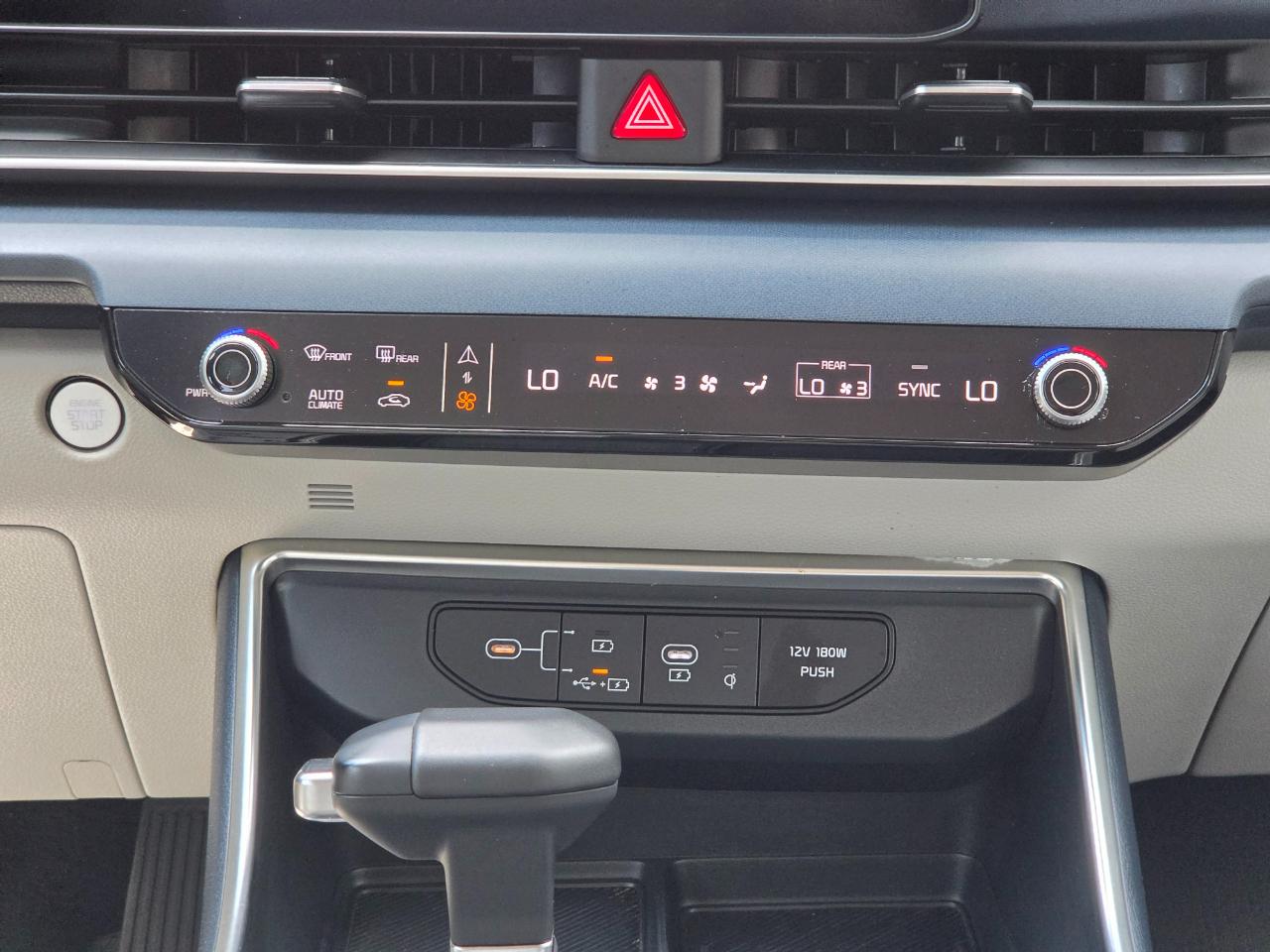 Kia Carnival EX FWD 2025