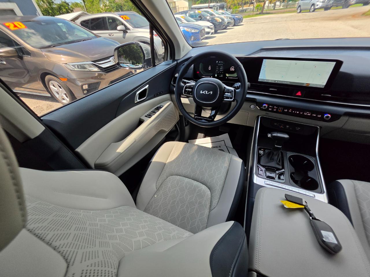 Kia Carnival EX FWD 2025