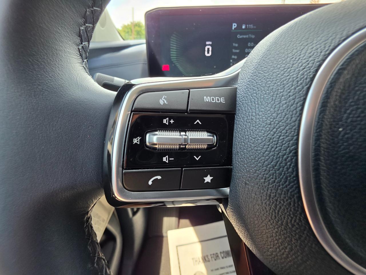 Kia Carnival EX FWD 2025