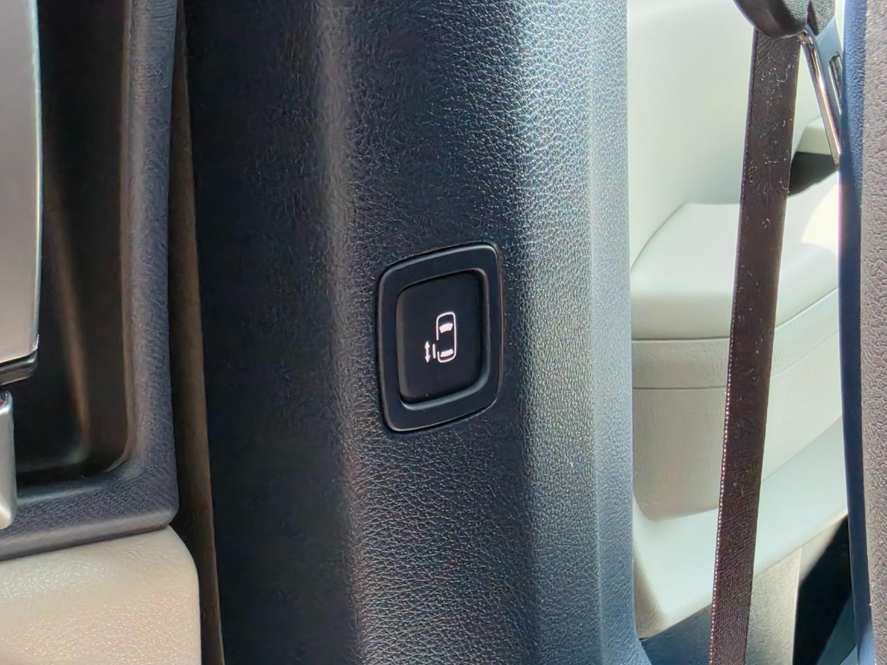 Kia Carnival EX FWD 2025