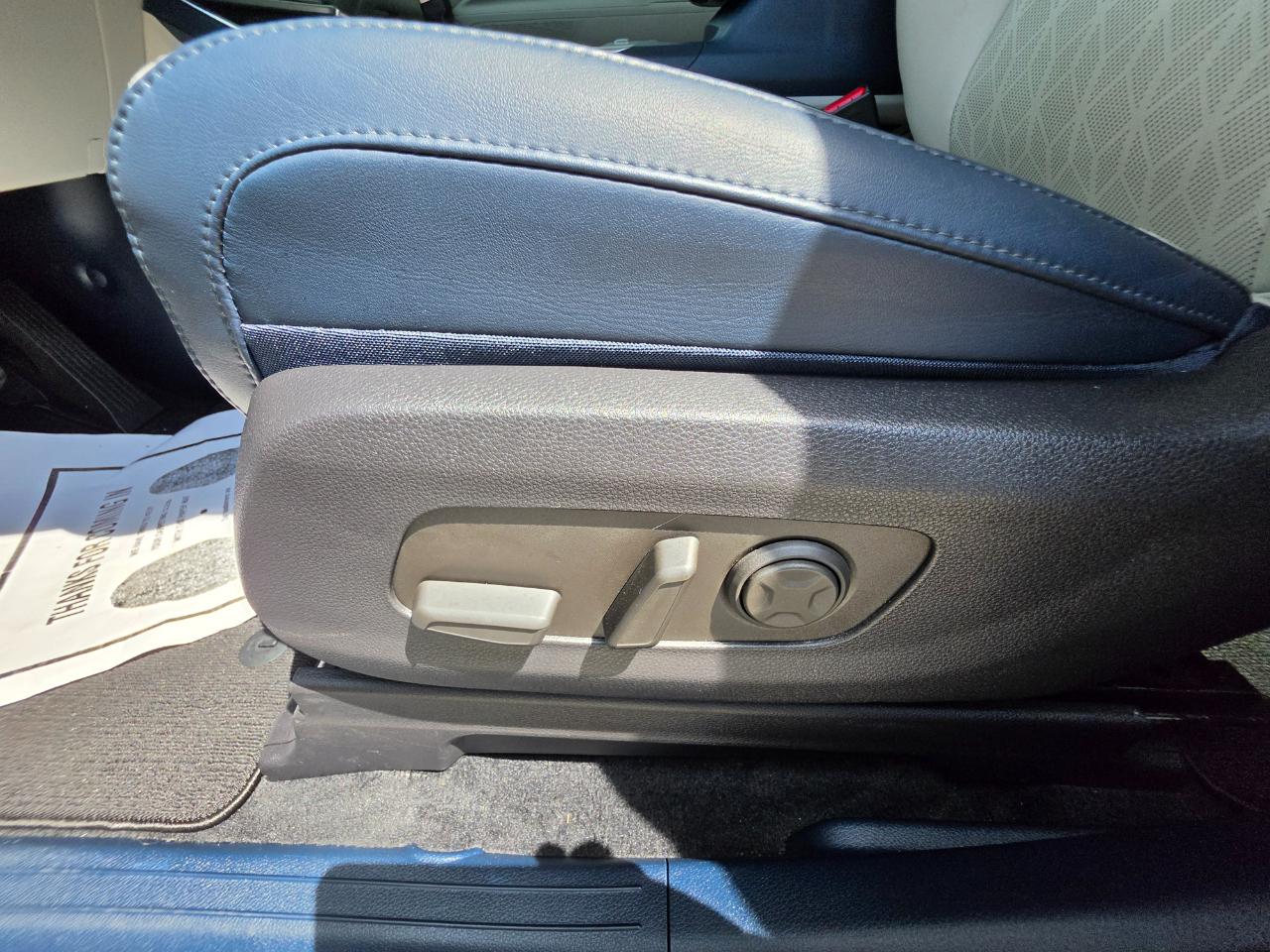 Kia Carnival EX FWD 2025