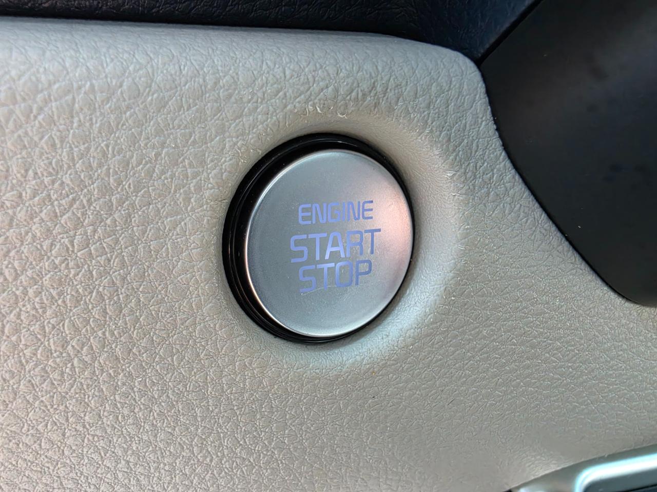 Kia Carnival EX FWD 2025