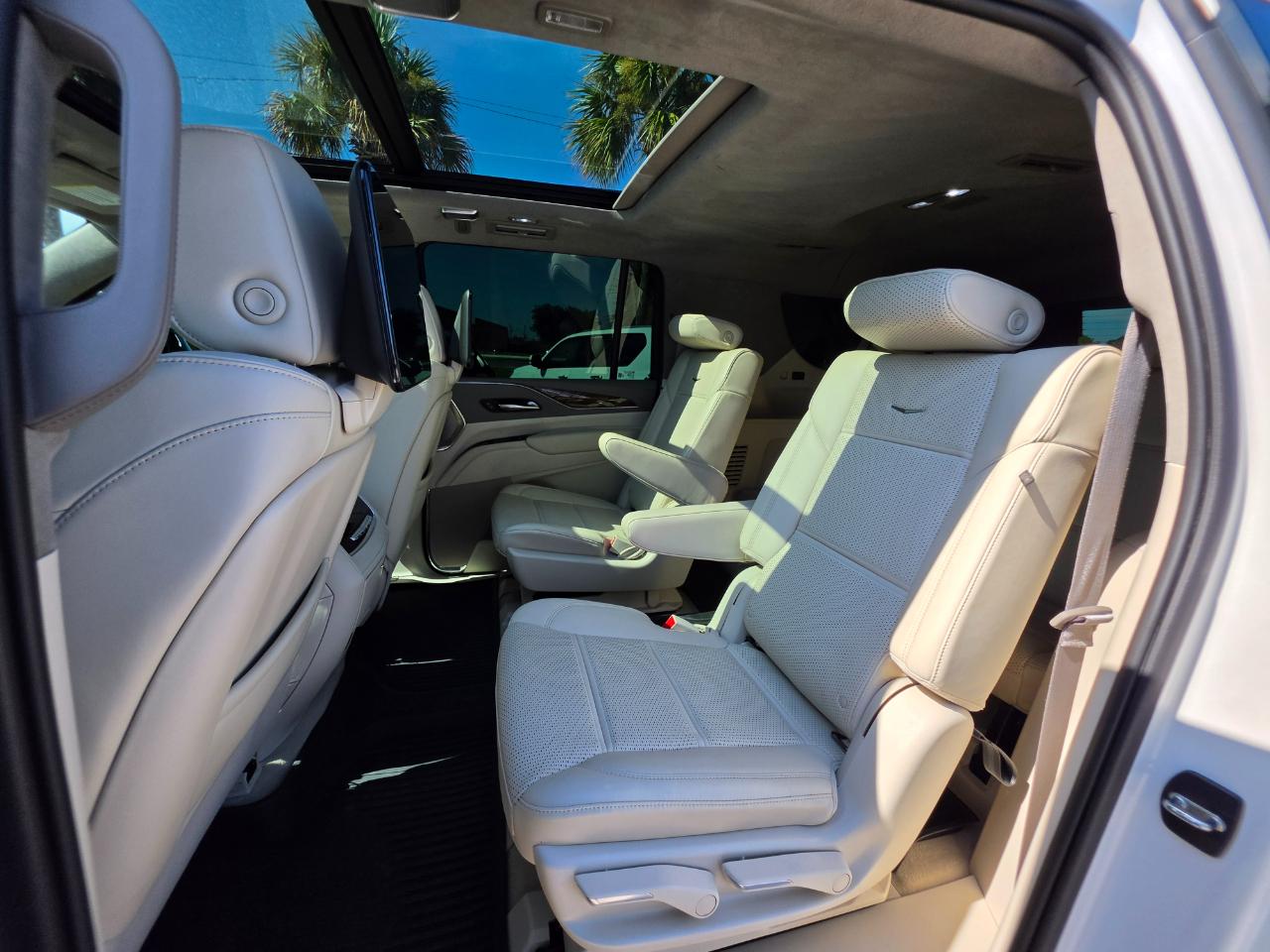 Cadillac Escalade ESV 4WD 4dr Sport Platinum 2022