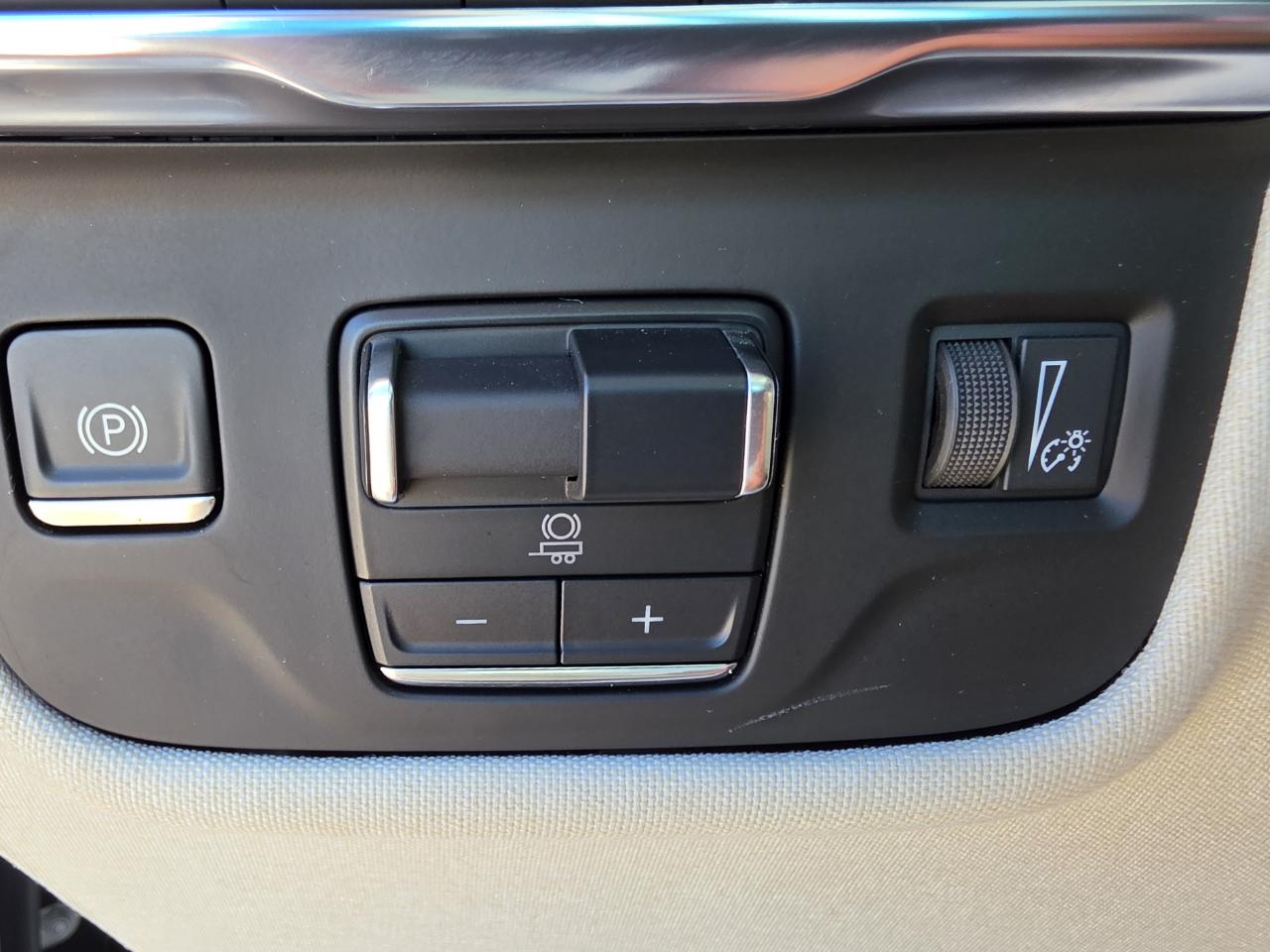 Cadillac Escalade ESV 4WD 4dr Sport Platinum 2022