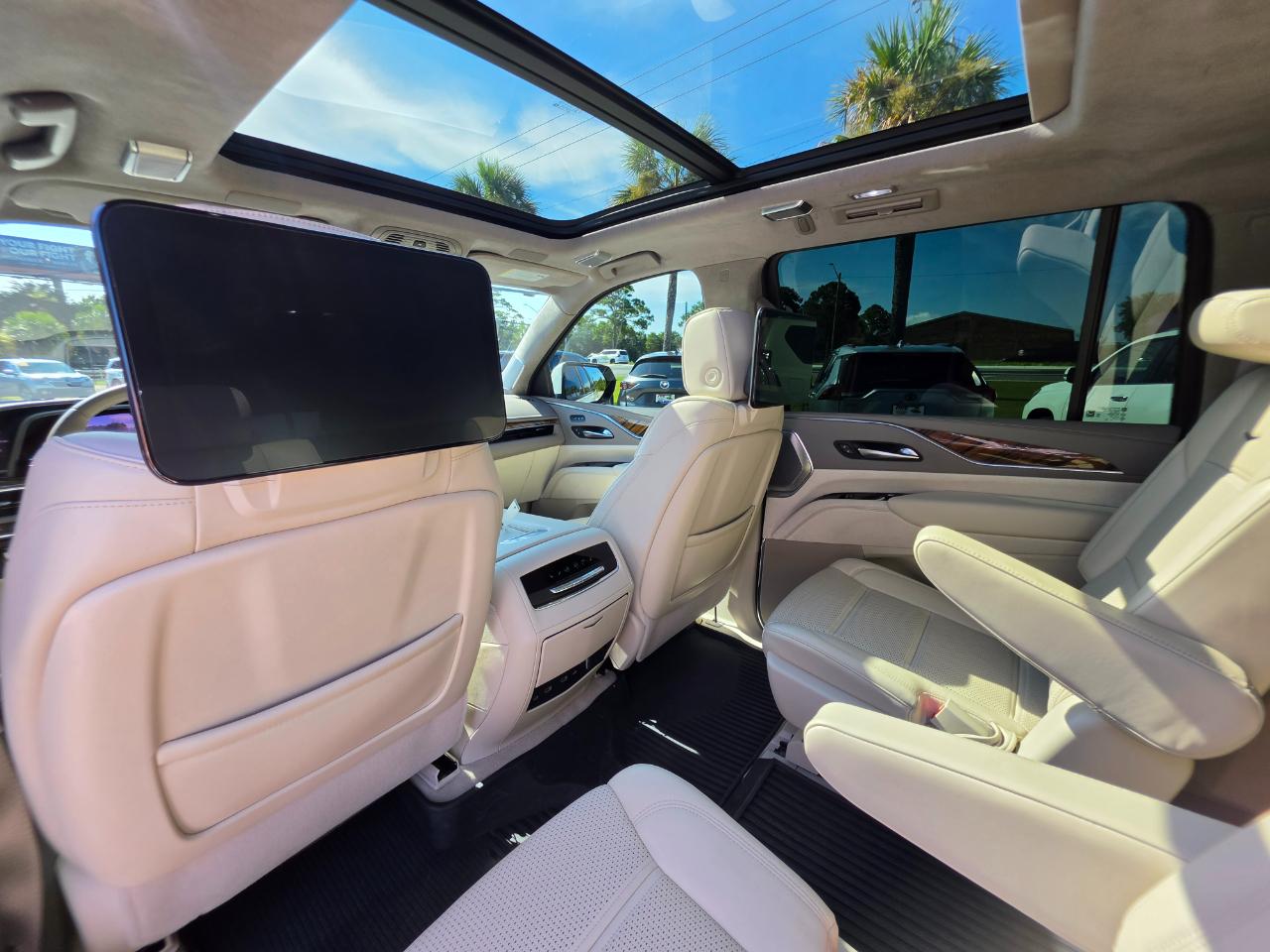 Cadillac Escalade ESV 4WD 4dr Sport Platinum 2022