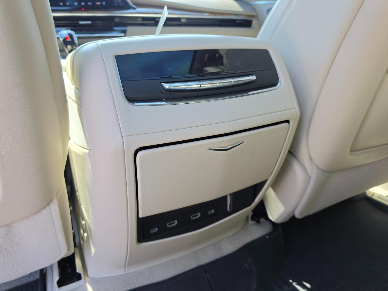 Cadillac Escalade ESV 4WD 4dr Sport Platinum 2022