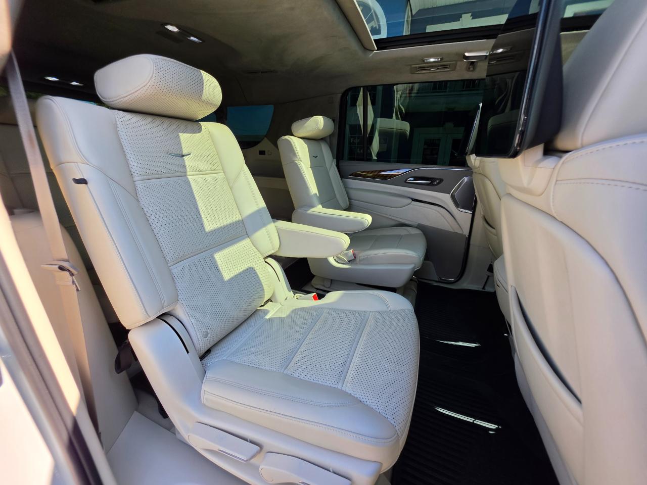 Cadillac Escalade ESV 4WD 4dr Sport Platinum 2022