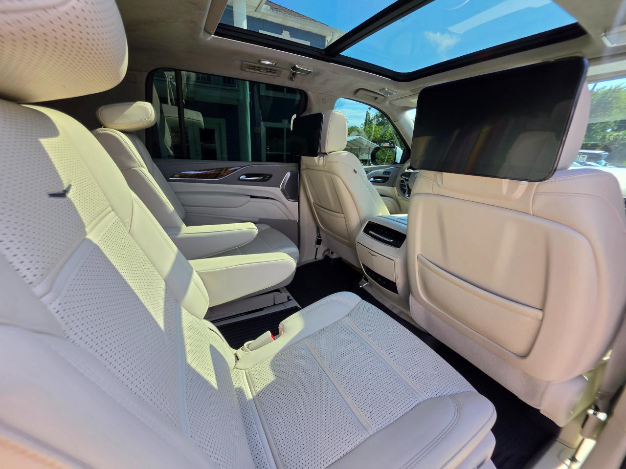 Cadillac Escalade ESV 4WD 4dr Sport Platinum 2022
