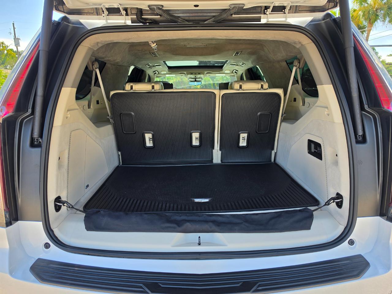 Cadillac Escalade ESV 4WD 4dr Sport Platinum 2022
