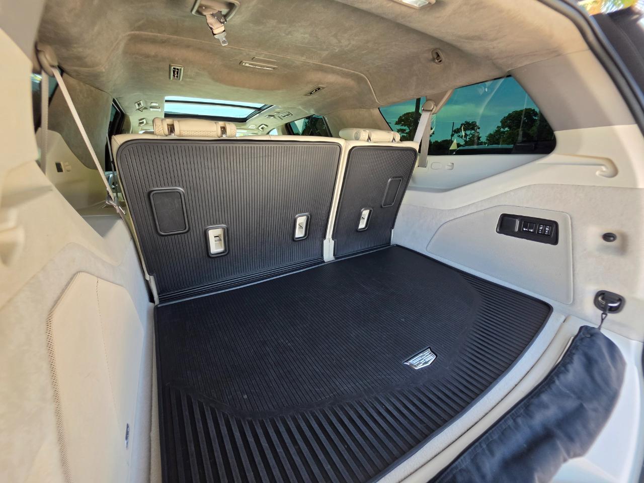 Cadillac Escalade ESV 4WD 4dr Sport Platinum 2022