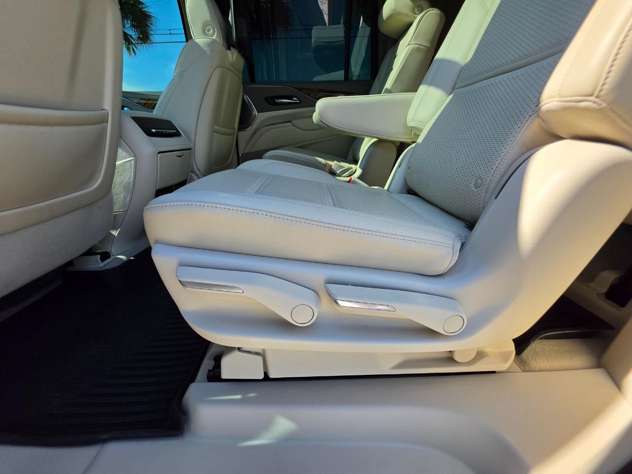 Cadillac Escalade ESV 4WD 4dr Sport Platinum 2022