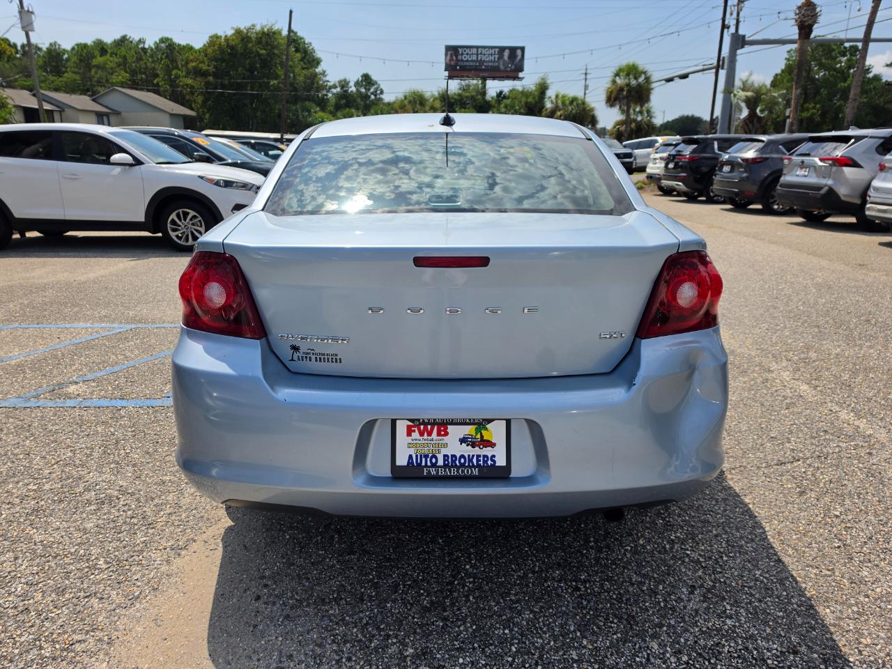 Dodge Avenger 4dr Sdn SXT 2013