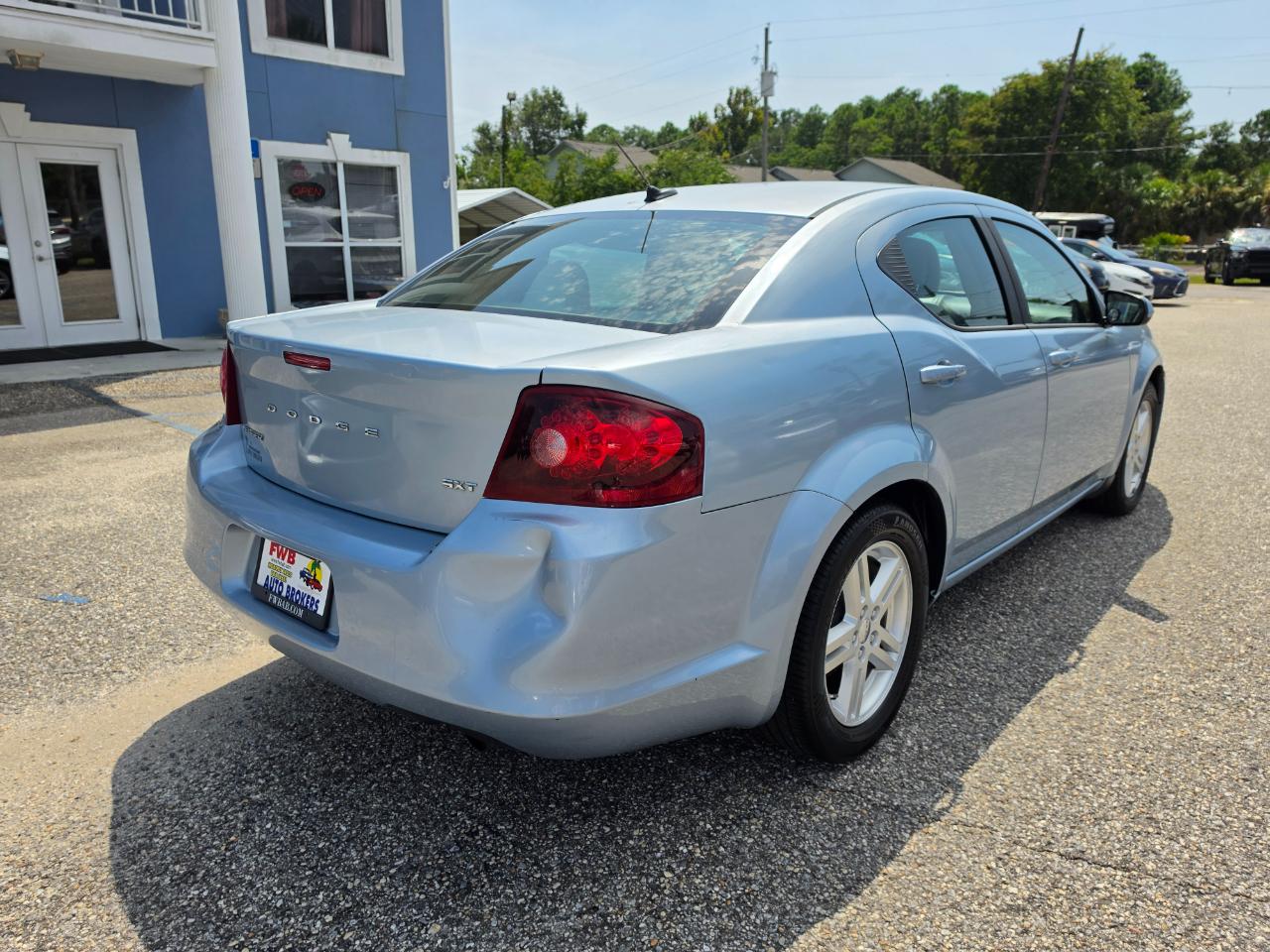 Dodge Avenger 4dr Sdn SXT 2013