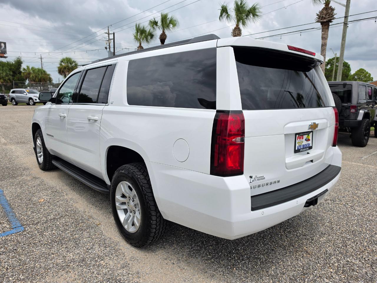 Chevrolet Suburban 2WD 4dr LT 2020