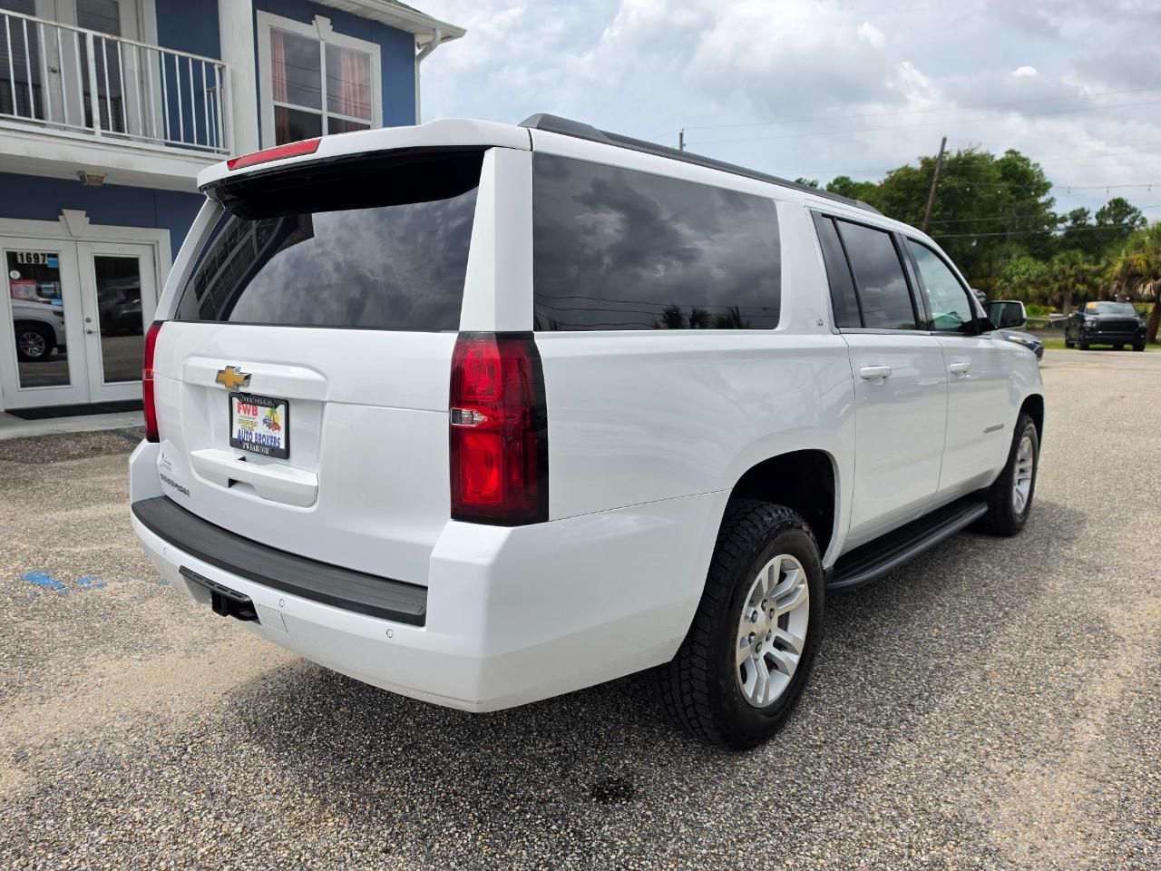 Chevrolet Suburban 2WD 4dr LT 2020