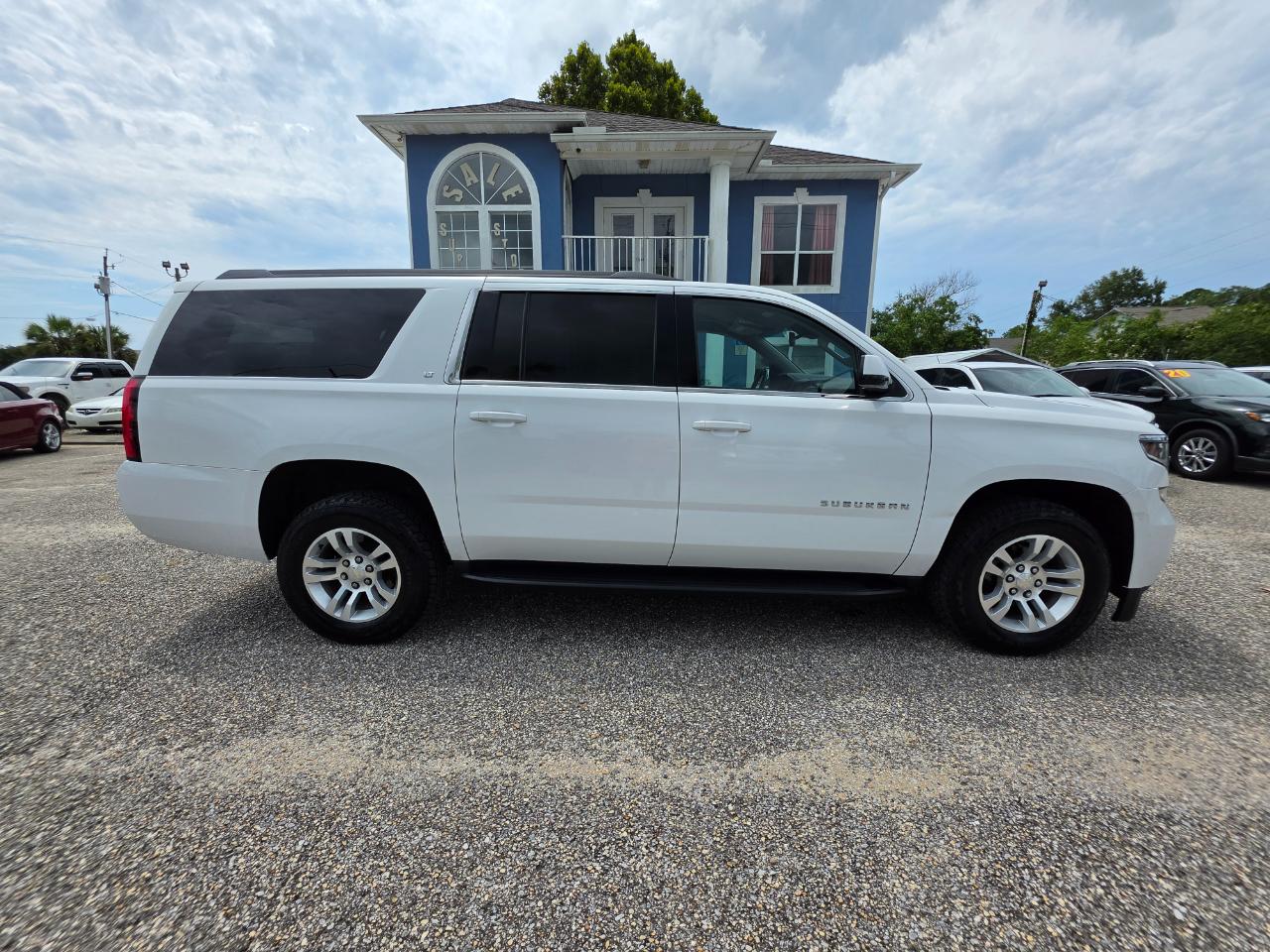 Chevrolet Suburban 2WD 4dr LT 2020