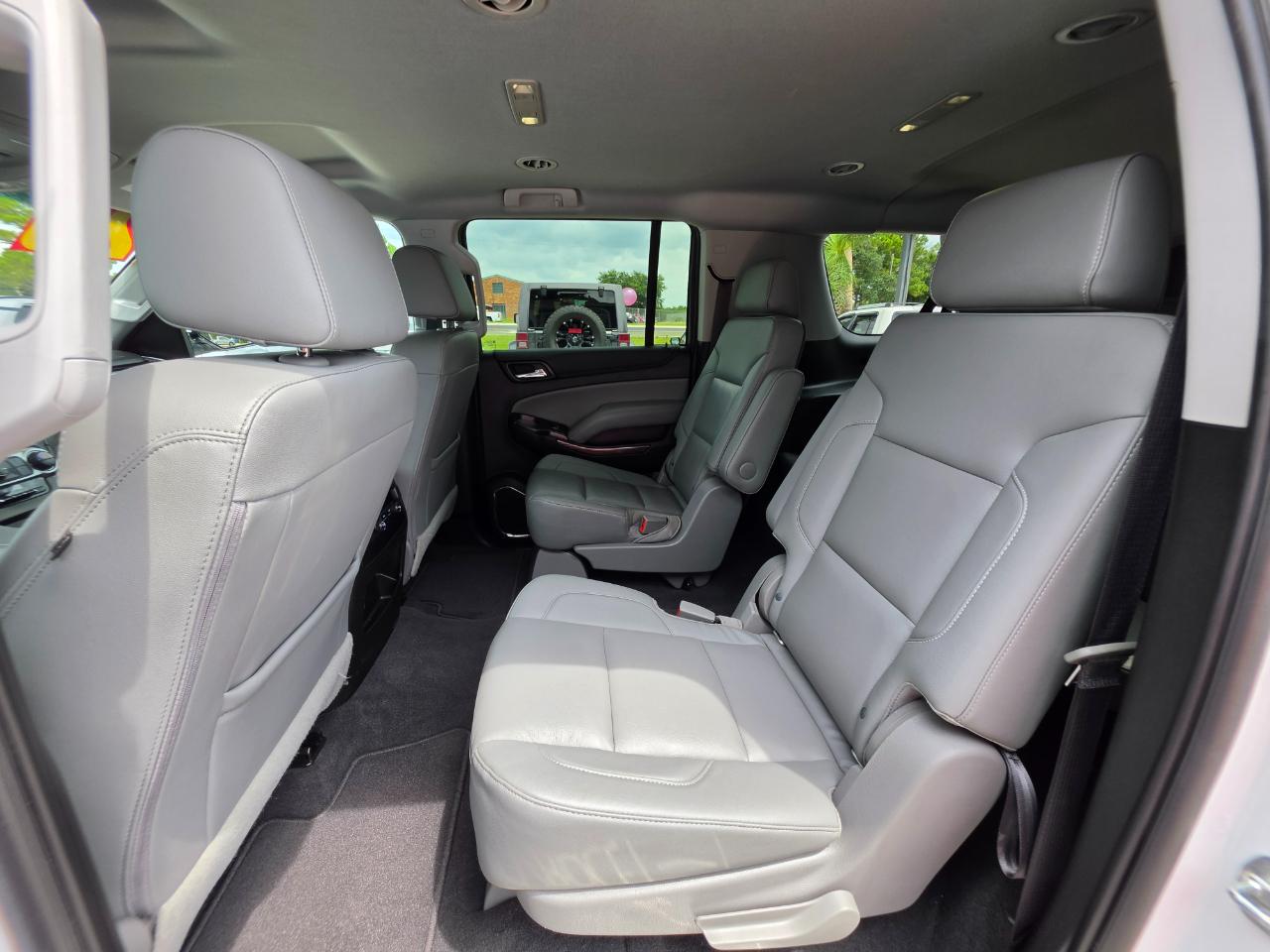 Chevrolet Suburban 2WD 4dr LT 2020