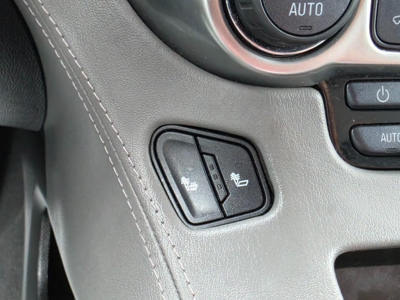 Chevrolet Suburban 2WD 4dr LT 2020