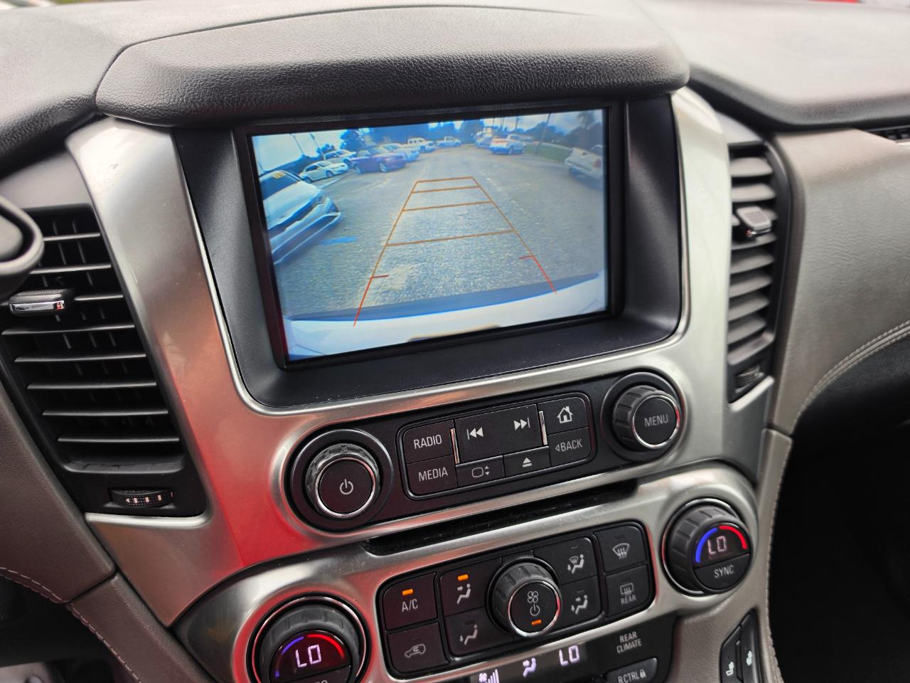 Chevrolet Suburban 2WD 4dr LT 2020