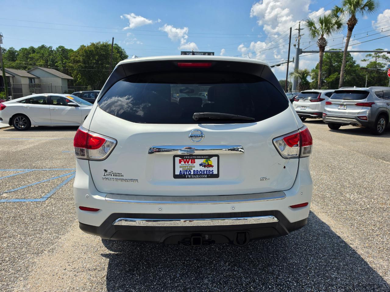 Nissan Pathfinder 2WD 4dr SL 2014